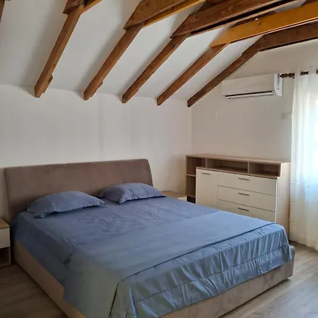 New Fabulous Attic - Modern And Stylish Appartement