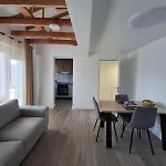 New Fabulous Attic - Modern And Stylish Апартаменты