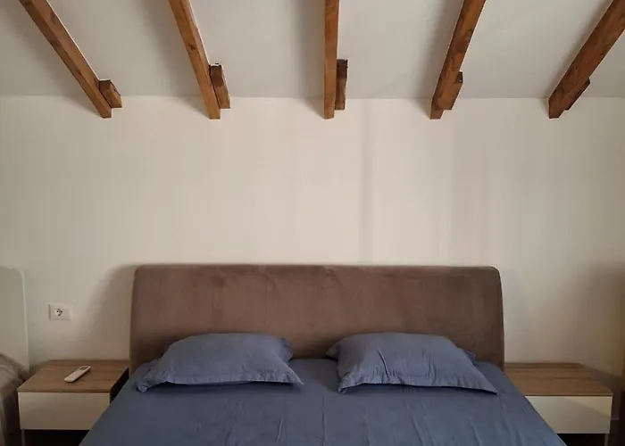 New Fabulous Attic - Modern And Stylish Appartamento Tirana