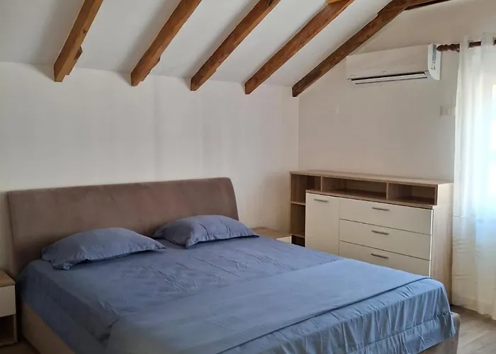 New Fabulous Attic - Modern And Stylish Appartamento